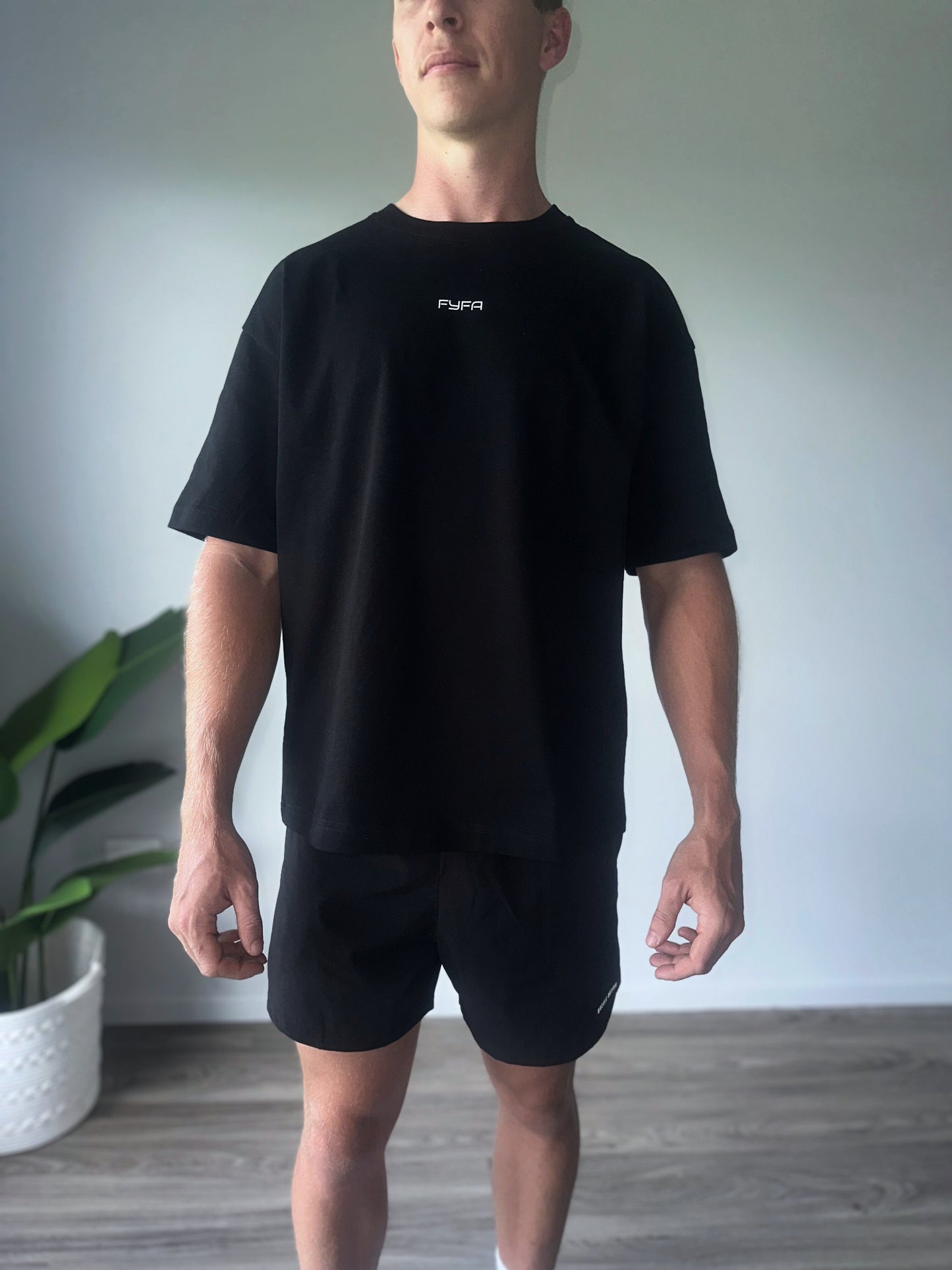UNISEX OVERSIZED T-SHIRT (BLACK)