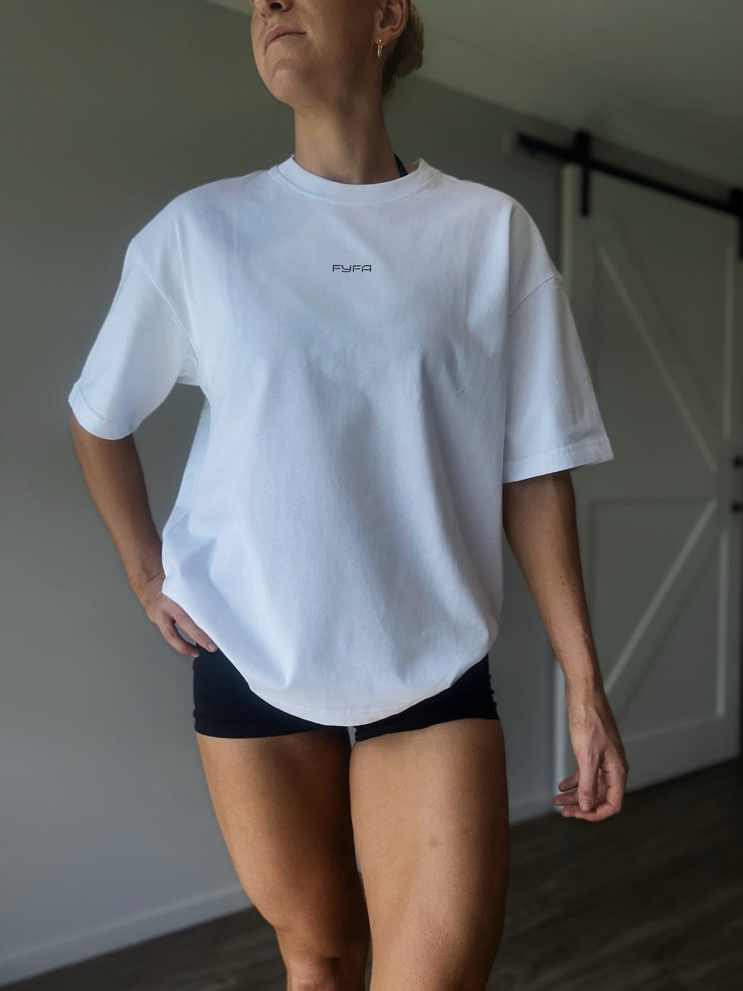 UNISEX OVERSIZED T-SHIRT (WHITE)