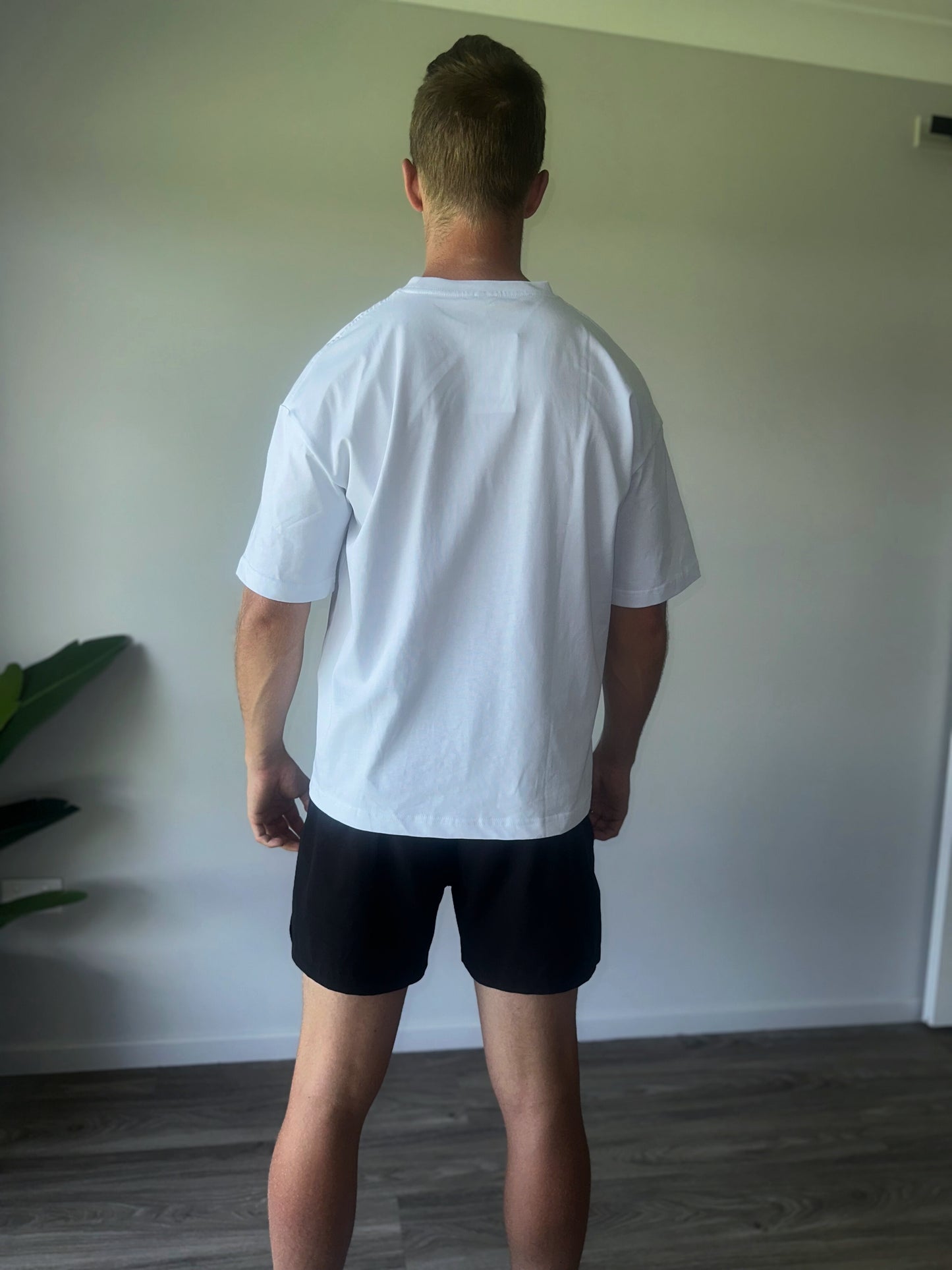 UNISEX OVERSIZED T-SHIRT (WHITE)