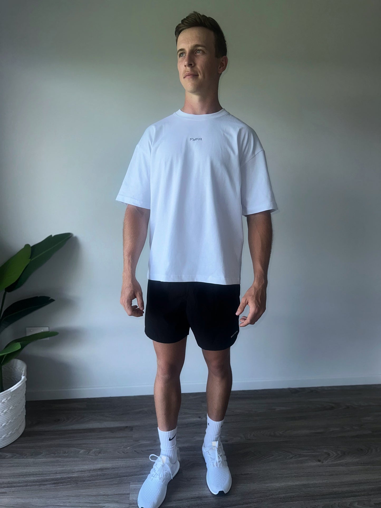 UNISEX OVERSIZED T-SHIRT (WHITE)